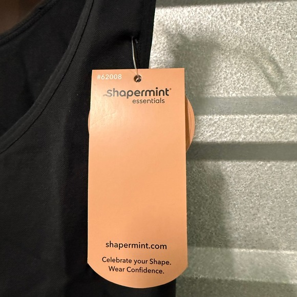 Shapermint Women Shapewear Tank NWT L Black Smoothing Layering Control Seamless - Picture 4 of 6